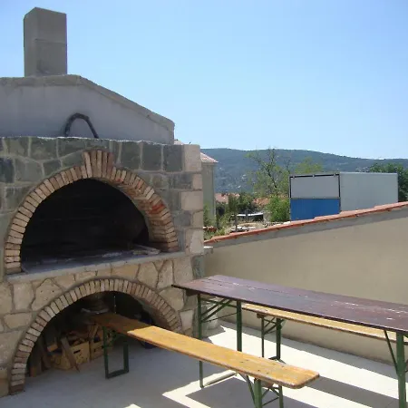 Apartment With Parking Space - 15672 *